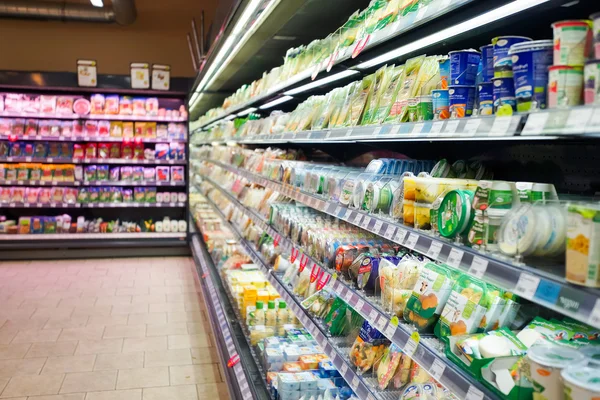 Innenraum eines Supermarktes in Bonn — Stockfoto