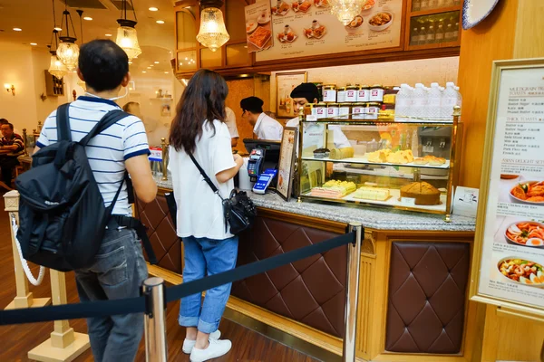 Kunder i Café i Shoppes — Stockfoto