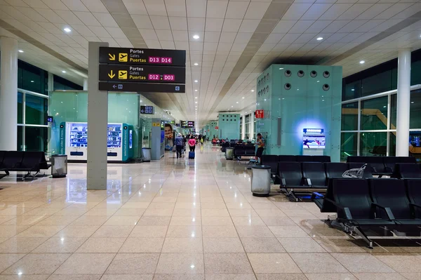 Interior del aeropuerto de Barcelona — Foto de Stock