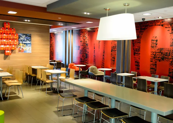 Interior del restaurante McDonald 's — Foto de Stock