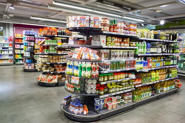 Innenraum des migros supermarktes — Stockfoto