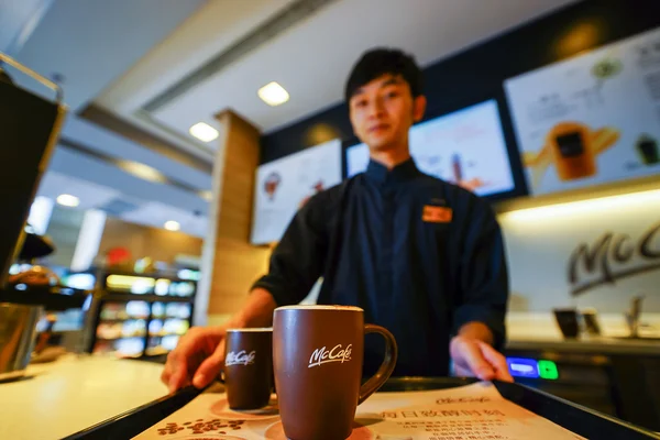 Mccafe's tepside kahve ile Bardaklar