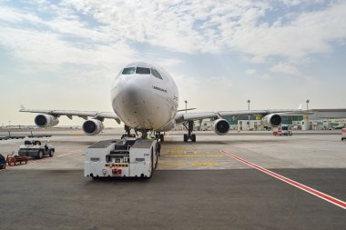 Jet uçağı Dubai havaalanında demirledi