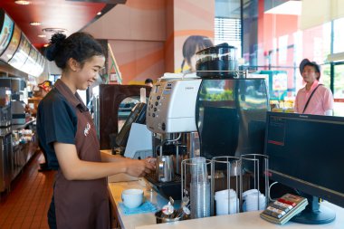 Tayland Mccafe görevli