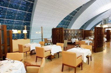 Emirates ilk class lounge