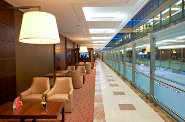 Emirates ilk class lounge