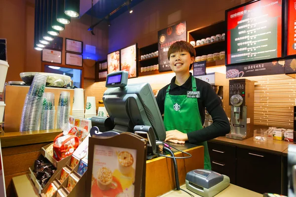 Кафе Starbucks в Шэньчжэне — стоковое фото