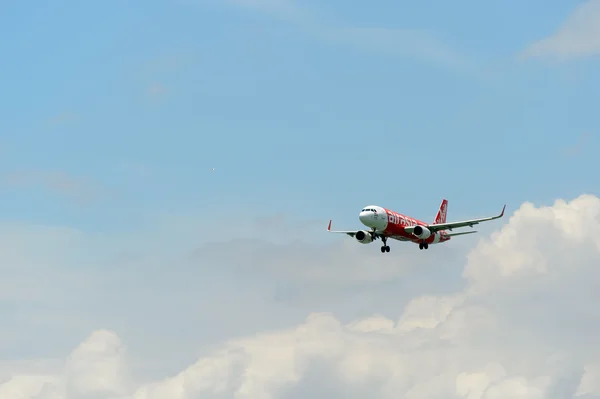 空気アジア航空機の着陸 — ストック写真