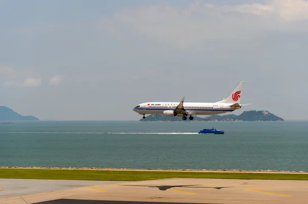 Landung eines chinesischen Flugzeugs — Stockfoto