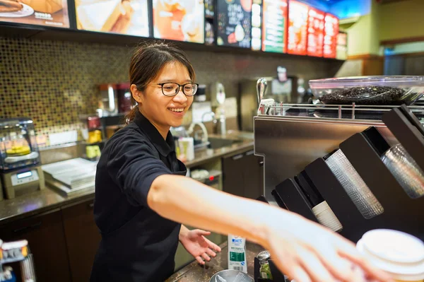 Кафе Starbucks в Шэньчжэне — стоковое фото