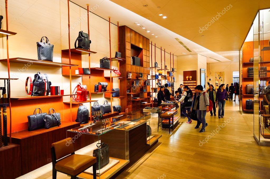 HONG KONG - CIRCA JANUARY, 2016: Louis Vuitton store in Hong Kong. Louis  Vuitton is a French fashion house, one of the world's leading international  fashion houses. Stock Photo