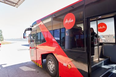 U-Tapao Uluslararası Havaalanı'nda otobüs