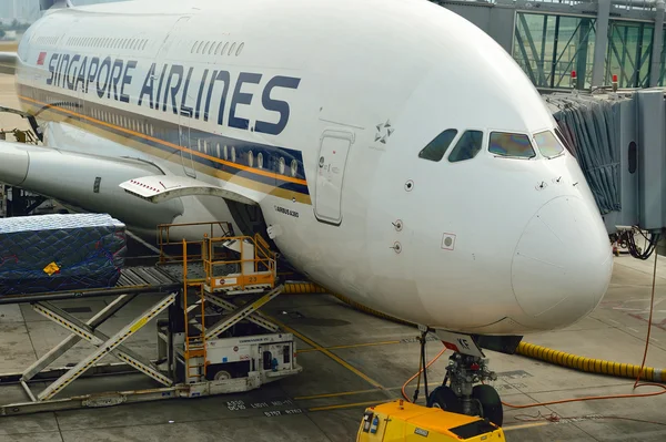 Singapur Havayolları'na ait Airbus A380 — Stok fotoğraf