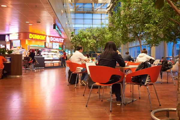 Interior del aeropuerto de Changi — Foto de Stock