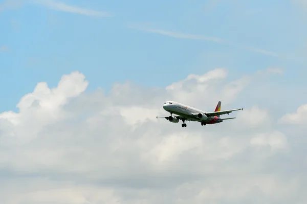 Asiana Airlines aterrissagem de aeronaves — Fotografia de Stock