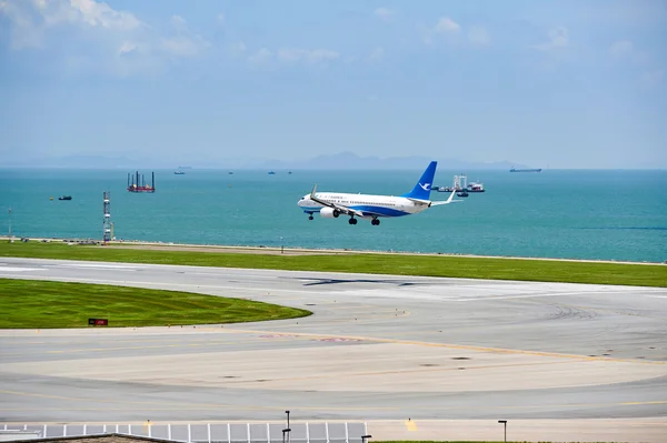 Προσγείωση του αεροσκάφους Xiamenair — Φωτογραφία Αρχείου