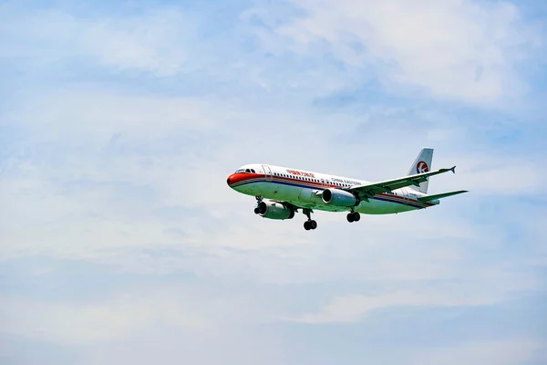 中国東方航空の航空機 — ストック写真