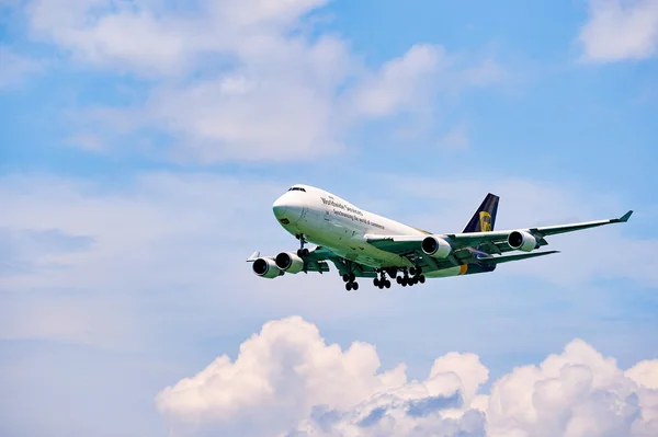 UPS Boeing 747 landing — Stock Photo, Image