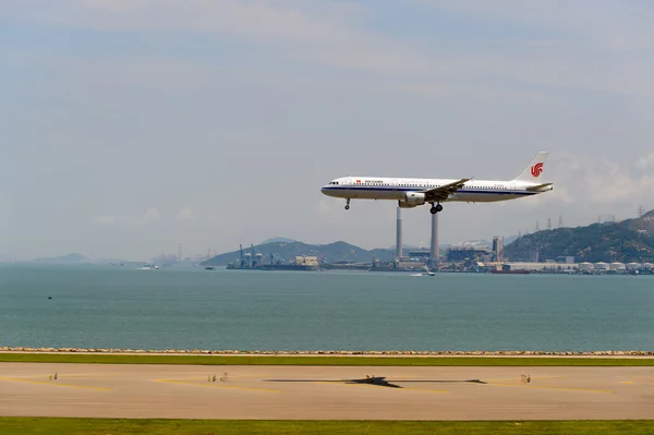 Air China aircraft landing — Stock Photo, Image