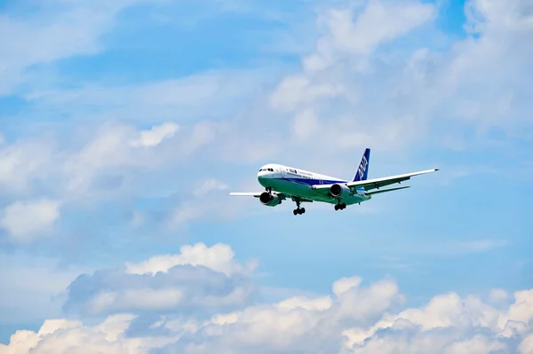 Ana repülőgép leszállás — Stock Fotó