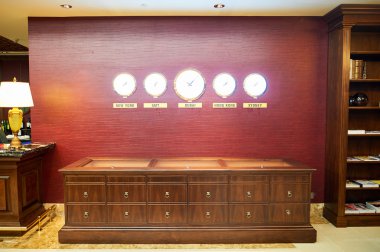 Emirates ilk class lounge
