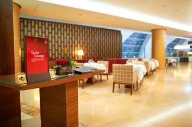 Emirates ilk class lounge