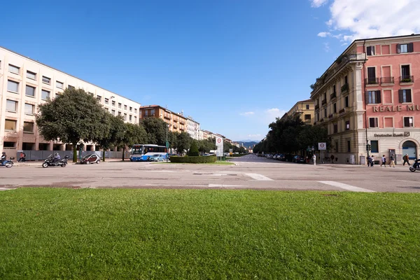 Ulice Verona ve dne — Stock fotografie