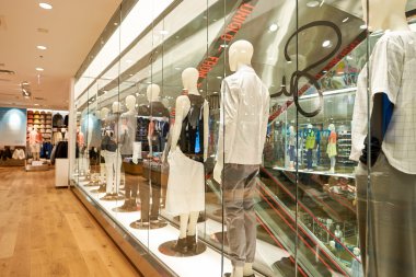 Uniqlo mağaza içinde