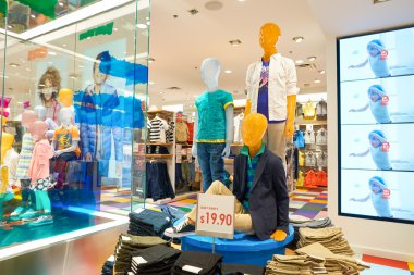 Uniqlo mağaza içinde