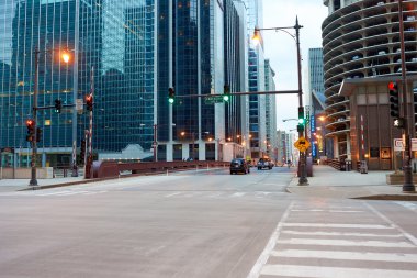 Akşam Chicago Caddesi