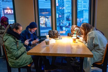 Starbucks Cafe New York'ta
