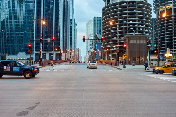 夕方のシカゴ通り — ストック写真