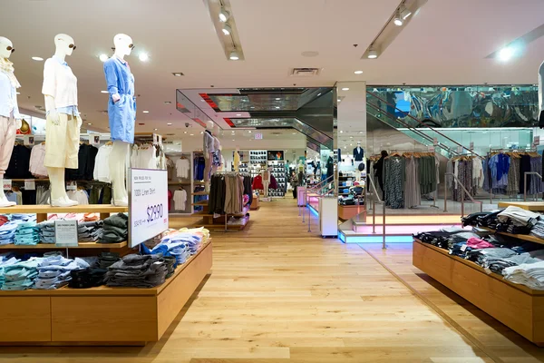 Uniqlo mağaza içinde