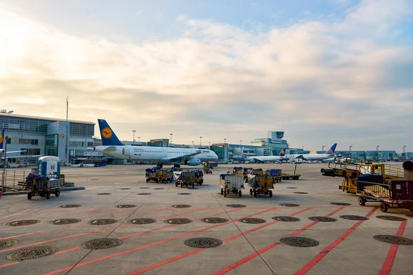 Вид на аэропорт Франкфурта — стоковое фото