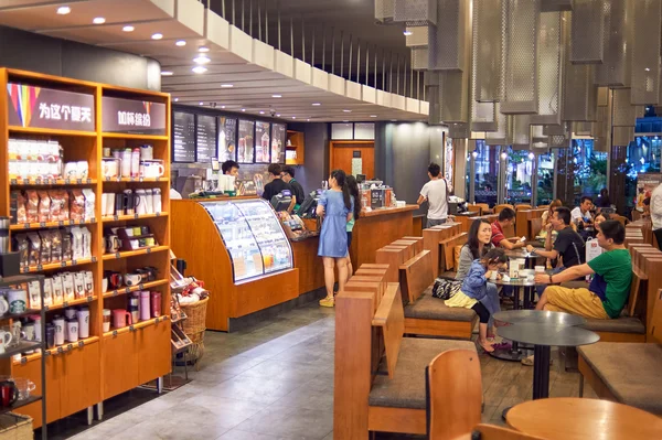 Kawiarnia Starbucks wnętrza — Zdjęcie stockowe