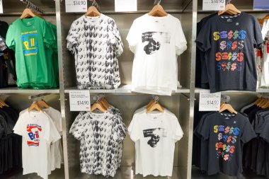 Uniqlo mağaza içinde