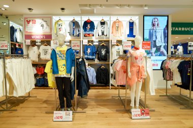 Uniqlo mağaza içinde