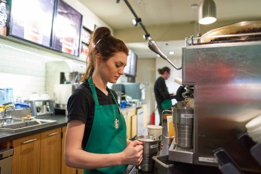 İşçi Starbucks Cafe