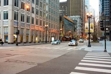Akşam Chicago Caddesi
