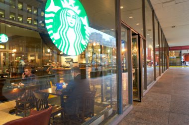 İnsanlar Starbucks Cafe