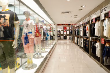 Uniqlo mağaza içinde