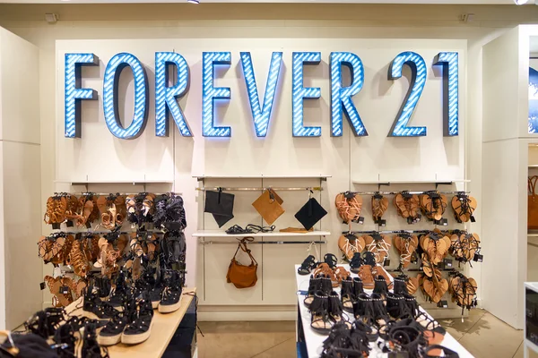 Forever 21 store editorial stock image. Image of apparel - 95366744