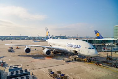 Lufthansa uçağı Frankfurt Havaalanı'na demirledi