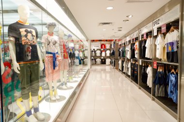 Uniqlo mağaza içinde