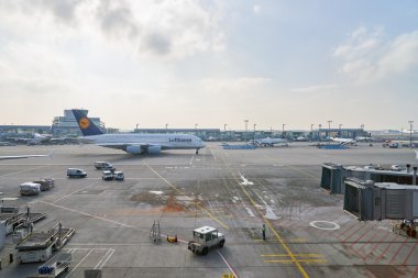 Frankfurt Havaalanı terminalinden görünüm