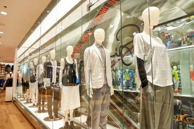Uniqlo mağaza içinde