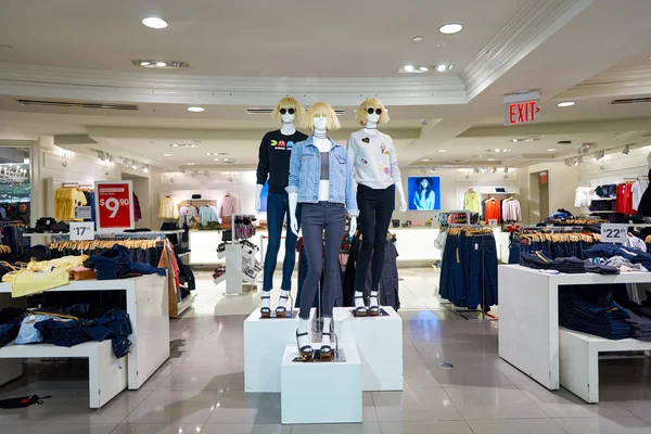 Forever 21 store in New-York – Stock Editorial Photo © teamtime #124855228