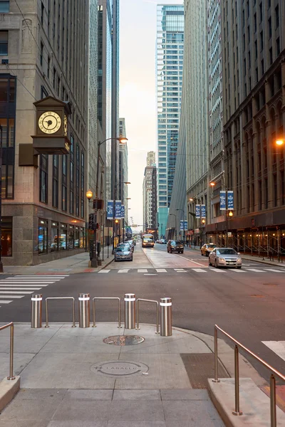 Rua de Chicago à noite — Fotografia de Stock
