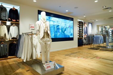 Uniqlo mağaza içinde