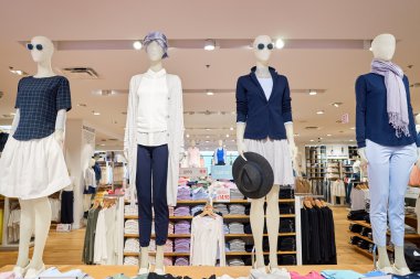 Uniqlo mağaza içinde